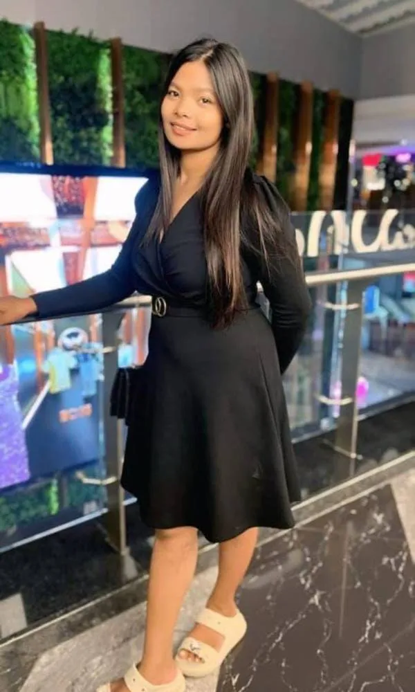 Avni Mumbai VIP call girl booking